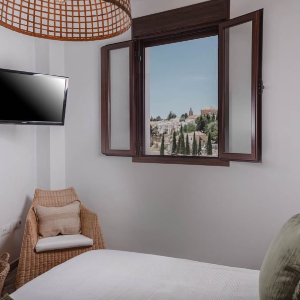 amanecer twin room 104